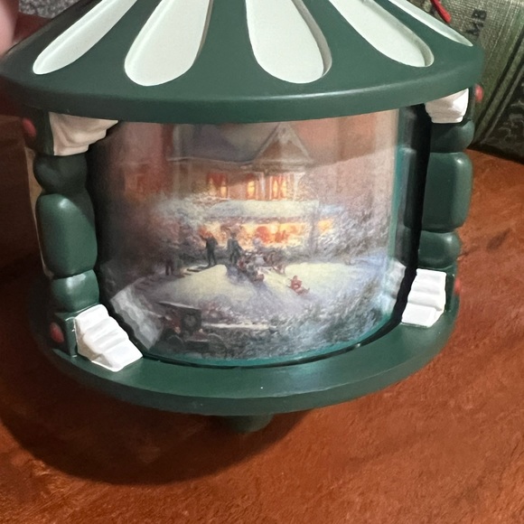 Thomas Kinkade Hallmark Keepsake Ornament Victorian Christmas Painter of Light - Picture 6 of 7